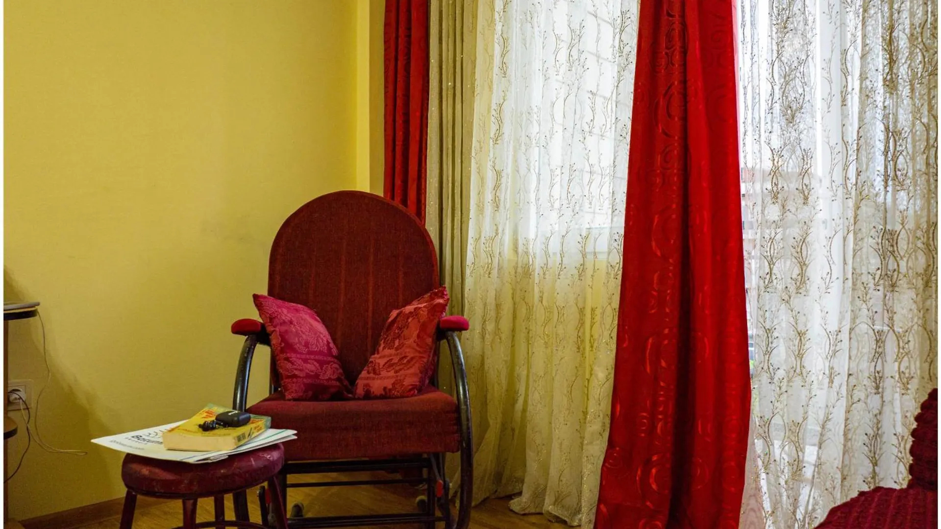 Cozy & Stylish Suite Room With Garden View Batumi Apartamento